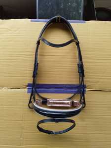 สายจูงม้าหนังสิทธิบัตรที่ทนทานมีแผ่นรองสีโรสโกลด์ - Product Image 4