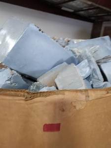 Prix d'usine sur les blocs de bouteilles PET naturelles de haute qualité en gros - Grade médical et pièces automobiles Idaho - Product Image 6