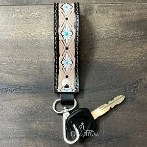 Porte-clés en cuir de vache fait main en gros, porte-clés personnalisé pour accessoires cadeaux, porte-clés de luxe pour voiture unisexe - Product Image 1