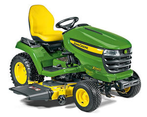 Tracteur John Deere 2025R 4x4, tondeuse utilitaire à roues avec transmission intégrale E-Hydro, maintenant disponible à la vente - Product Image 2