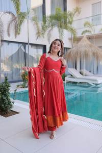 Conjunto de Vestido Anarkali/Salwar Kameez 2026, Diseño Elegante y Sencillo con Cuello de Color Intenso, para Mujeres o Niñas, Edición Especial - Product Image 2