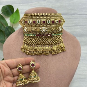 Conjunto de Pendientes y Gargantilla Rajwadi Étnicos de Alta Calidad, Chapados en Oro, con Acabado Antiguo, para Mujer, Tradicionales para Bodas y Compromisos - Product Image 1
