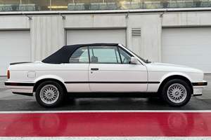 USADO LHD/RHD 1992 B M W 318I CONVERTIBLE - Product Image 2