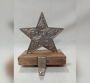 Soporte Moderno para Calcetines Navideños, Base de Aluminio Resistente con Gancho para Decoración Festiva - Product Image 5