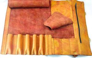 Sac de rangement pour rouleau de couteau en cuir véritable personnalisé en gros fait à la main bandoulière réglable étui à couteau de chef rouleau LKR-0144 - Product Image 2