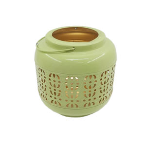 Nouveau design de lanternes à bougie en métal fini or pour la maison et le jardin, éclairage de décoration, lanterne de sol en vrac faite à la main - Product Image 5