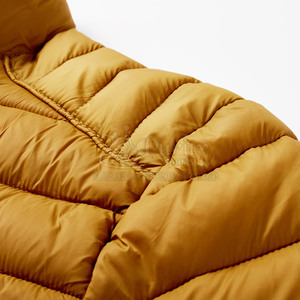 Chaqueta Acolchada de Alta Calidad para Hombre, Chaqueta de Invierno Hecha de Nailon/Poliéster - Product Image 3
