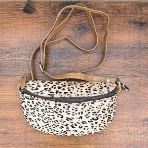 Bolso de pecho hecho a mano de cuero genuino con estampado de animales para mujer, bolso de hombro deportivo de Ciclismo de piel de vaca occidental para mujer - Product Image 3