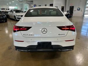 Mercedes-Benz CLA 250 4MATIC 2025, Sedán Automático Turbo con Asientos de Cuero, Techo Panorámico, Luces LED y Cámara de 360°, 1-25k Millas - Product Image 3