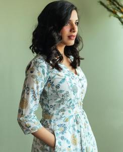 Indien main bloc coton robe courte imprimé fleuri vêtements de plage pour bureau dames personnalisé mariée cadeau de mariage durable - Product Image 2