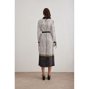 Robe plissée Off-White avec ceinture - Légère, respirante, de haute qualité pour les fêtes - Product Image 5