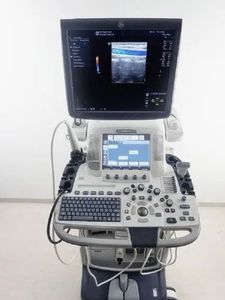 Máquina de ultrasonido GE LOGIQ E9 usada - Product Image 4