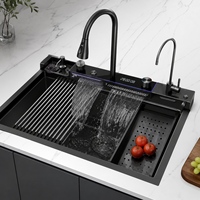 Évier de cuisine personnalisé en acier inoxydable noir nano avec cascade, affichage numérique et kit d'accessoires