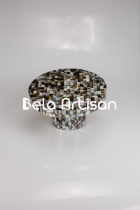 โต๊ะอาหารไม้สไตล์อินดัสเทรียลสีดำหรูหรา ประดับมุกและลายดอกไม้ สำหรับโรงแรมและอพาร์ตเมนต์ รับสั่งซื้อจำนวนมาก - Product Image 4