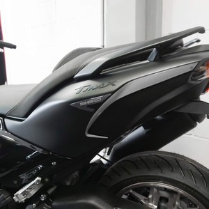 Protezione Angolare Posteriore in Resina 3D Compatibile con Yamaha Tmax 2022-2025, Adesivi 3D, Accessori per Moto - Product Image 5