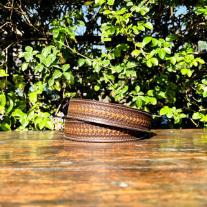 เข็มขัดหนังแท้สไตล์ตะวันตก งานแฮนด์เมด พร้อมลายแกะสลักและเพ้นท์มือ ดีไซน์หัวเข็มขัดลายชีวิตชาวเกาโช สไตล์คลาสสิก รุ่นใหม่ - Product Image 4