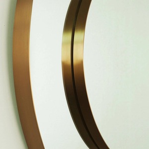 Espejo de metal radiante para colgar en la pared con nueva forma, perfecto para espacios de diseño que aportan belleza brillante y estética moderna - Product Image 6