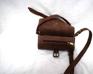 Bolso Bandolera Estilo Vintage Moroccan Soul con Decoración de Remaches y Cierre de Solapa, Cuero Genuino para Mujer - Product Image 6