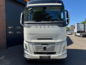 รถบรรทุกหัวลากมือสอง ปี 2025 ยี่ห้อวอลโว่ รุ่น FH 500 ขับเคลื่อน 4x2 เครื่องยนต์ดีเซล เกียร์อัตโนมัติ มาตรฐานยูโร 6 6x4 สำหรับขนส่งโลจิสติกส์ - Product Image 1