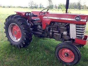 รถแทรกเตอร์ Massey Ferguson 164 ประสิทธิภาพสูง ขับเคลื่อน 2 ล้อ เครื่องยนต์ดีเซล 60 แรงม้า พวงมาลัยเพาเวอร์ ระบบยกไฮดรอลิก อุปกรณ์การเกษตร ขาย - Product Image 4