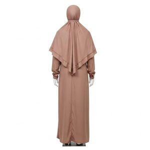 Ensembles de vêtements musulmans traditionnels à séchage rapide pour hommes et femmes |   Tissu en coton doux |   Vêtements modestes et confortables pour un usage quotidien - Product Image 3