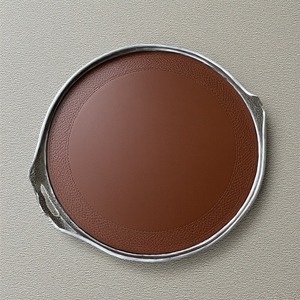 Plateau en cuir cousu à la main avec coins lisses et base ferme idéal pour les salles à manger modernes et la décoration intérieure chic - Product Image 1