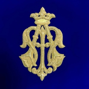 Magnifique emblème d'église mariale brodé à la main pour vêtements avec décoration en dentelle et badge magnétique à coudre - Product Image 5