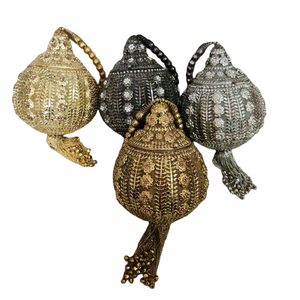 ผ้าคลัทช์ลายรอยจูบประดับลูกปัดโลหะของผู้หญิงที่มีชีวิตชีวาสายเดี่ยวน้ำหนักเบาซับในผ้าไหมที่มีคุณภาพสูงสามารถ1-1.9L ได้ - Product Image 1