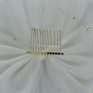 Voile de mariée Bridella V04A-I en perles blanches et en tulle avec appliques en dentelle, voile en tulle doux, décorations de mariage, peigne pour mariages, bals, événements formels - Product Image 1