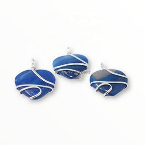 Collier en Onyx bleu en forme de cœur, enroulé de fil, pierre de cristal naturelle polie, pendentif pour femmes, bijoux de mode - Product Image 5