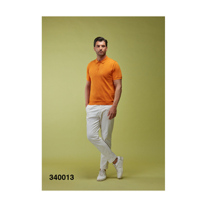 T-shirt da uomo polo lavorata a maglia Made in Italy mezze maniche tinta unita arancione con 3 bottoni 100% cotone - Product Image 1