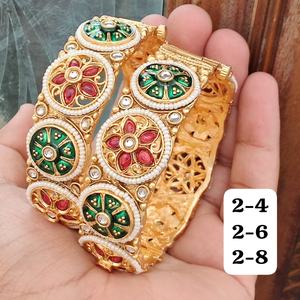 กำไล2ชิ้นสีทองทองเหลืองคุณภาพระดับพรีเมียมสวยงามสำหรับผู้หญิงอินเดียกำไลคู่แบบเปิดได้แบบดั้งเดิมสวมใส่ในงานปาร์ตี้ - Product Image 6