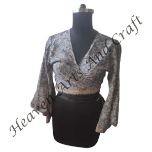 Top corto de Sari de seda indio hecho a mano para mujer, Top con lazo frontal y mangas acampanadas, Top corto Vintage de estilo sin mangas, informal de talla libre - Product Image 4