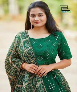 Prix de gros sur la mode Georgette broderie à volants travail Lehenga Choli Dupatta ethnique fête porter vêtement robe tissu - Product Image 3