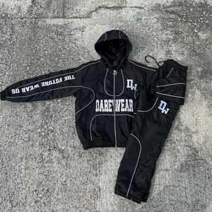 Conjunto Deportivo Unisex de Nylon con Capucha, Chaqueta Cortavientos y Pantalones de Dos Piezas con Logotipo Personalizado, Conjuntos Cortavientos de Poliéster para Otoño - Product Image 1