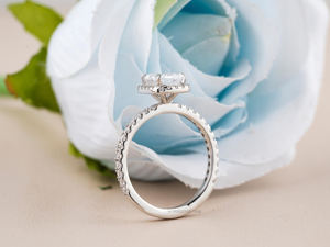 แหวนเพชรมอยส์ซอไนท์สีมรกตหรูหราอาร์ตเดคโคที่ได้แรงบันดาลใจจากเครื่องประดับเงินสเตอร์ลิงสายคล้องเป็นประกาศนียบัตรสำหรับผู้หญิง - Product Image 5