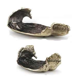 Juego de 2 Tazones Decorativos de Aluminio Estilo Nórdico, Forma Única, Acabado Negro Antiguo, Borde Dorado - Product Image 4