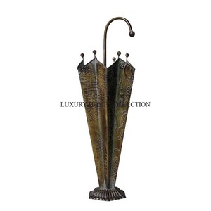 Élégant porte-parapluie en métal antique aux motifs uniques, idéal pour les intérieurs traditionnels et classiques - Product Image 6