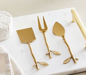 Serveur à gâteau en acier inoxydable de qualité alimentaire avec un design léger, idéal pour trancher les gâteaux sans effort dans les bars à dessert et les buffets - Product Image 1