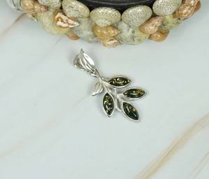 925 Plata de ley sólida Diseño de hoja de ámbar Báltico natural Colgante en forma de marquesa - Product Image 1