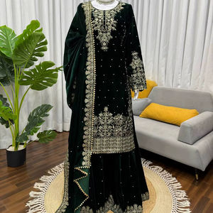 Kurta/P Kurti en velours de viscose vert pour femmes, broderie, pour les fêtes, les mariages et les tenues décontractées - extensible, toutes saisons - Product Image 1