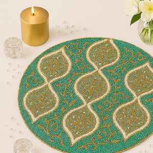 Set de table perlé fait main, sous-plat de luxe, décoration de table pour les fêtes, pièce unique, antidérapant, durable, design personnalisable, cadeau de pendaison de crémaillère - Product Image 4