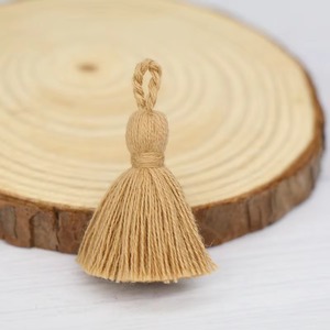 Grossiste : Nouveaux pompons décoratifs épais en coton pour rideaux et oreillers, disponibles en 35 couleurs, avec fil scintillant et design suspendu - Product Image 3