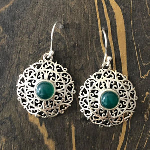 Boucles d'oreilles pendantes en onyx vert, 5,7 grammes - Product Image 1