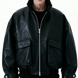 Blouson aviateur en cuir noir surdimensionné pour homme, veste streetwear embossée, style vintage hip-hop, fermeture éclair, poches cargo, hiver, 100 grammes, décontracté - Product Image 1