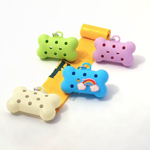 Dispensador de Bolsas para Excremento de Perro con Forma de Hueso, de Silicona, con Dijes Personalizados, Accesorio Decorativo, Contenedor Portátil para Bolsas de Desechos de Mascotas - Product Image 3