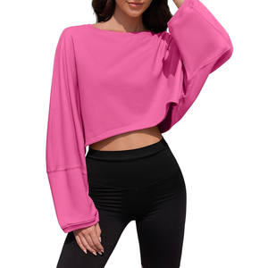 Tops courts de haute qualité pour femmes avec sweat-shirt avec logo personnalisé à imprimé bouffant Meilleur design pour l'hiver prix raisonnable haut court pour femmes - Product Image 4