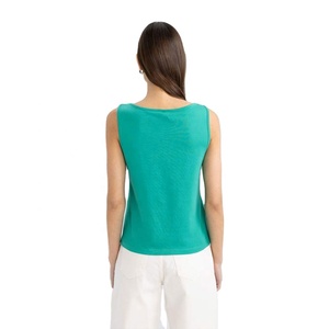 Camiseta sin mangas con cuello en V para mujer turquesa algodón Spandex Slim Fit sin mangas verano chaleco Casual OEM venta al por mayor mujeres camiseta sin mangas - Product Image 4