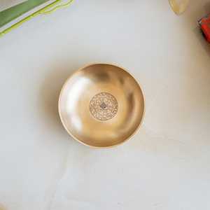 Assiette à fruits et à riz en laiton pur, élégante, de style chinois traditionnel, finition mate, gaufrée, pour usage domestique et hôtelier, personnalisable - Product Image 3