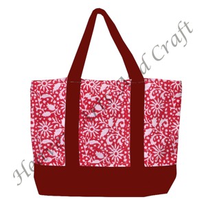 กระเป๋าโท้ทลายพิมพ์บล็อกสีเบอร์กันดี ผลิตในอินเดีย ลายดอกไม้หลากหลายแบบ ทนทาน มีสายสะพายสองข้าง ขายส่ง BHCB018 - Product Image 1